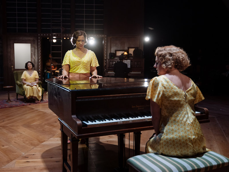 Golda Rosheuvel and the cast of The American Clock at The Old Vic. Photos by Manuel Harlan